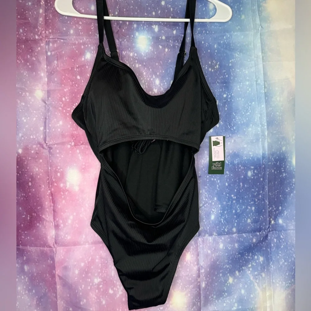 New Wild fable cutout one piece swimsuit 🛍